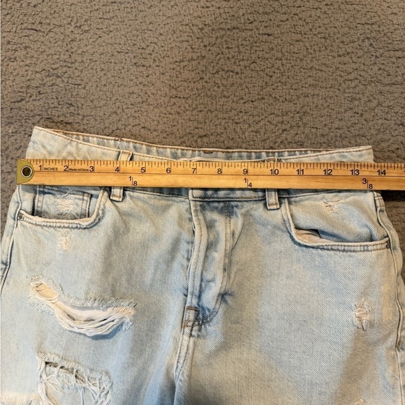 ZARA Distressed denim shorts Size 4 Color Blue - Picture 8 of 10